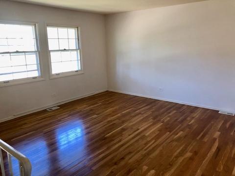 1345 Dennison Rd, Hoffman Estates, IL 60169 photo 10