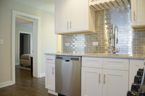 9830 S Winston Ave, Chicago, IL 60643 photo 8