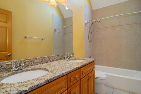 389 N Adele St, Elmhurst, IL 60126 photo 9