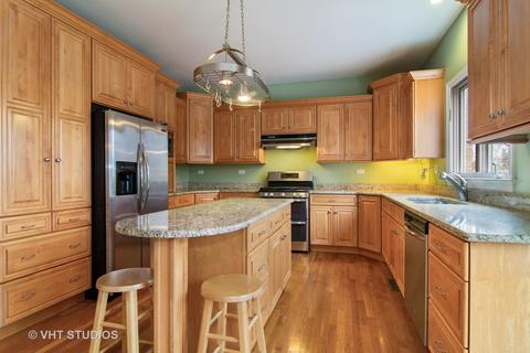 389 N Adele St, Elmhurst, IL 60126 photo 2