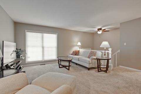 155 Saint Armand Ln, Wheeling, IL 60090 photo 2