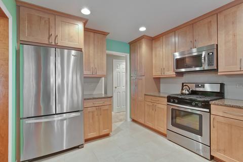 155 Saint Armand Ln, Wheeling, IL 60090 photo 8