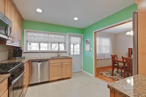 155 Saint Armand Ln, Wheeling, IL 60090 photo 6