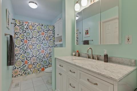 155 Saint Armand Ln, Wheeling, IL 60090 photo 13