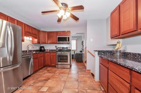 967 Valewood Rd, Bartlett, IL 60103 photo 3