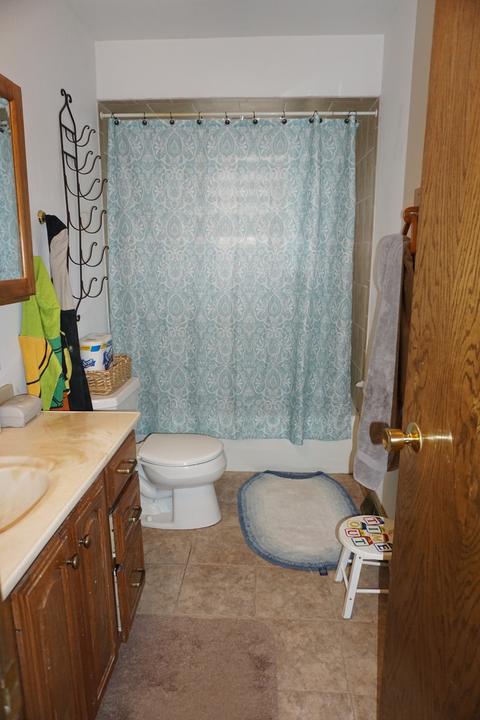 8450 S Octavia Ave, Bridgeview, IL 60455 photo 17