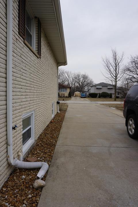 8450 S Octavia Ave, Bridgeview, IL 60455 photo 41