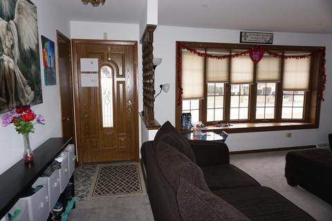 8450 S Octavia Ave, Bridgeview, IL 60455 photo 4