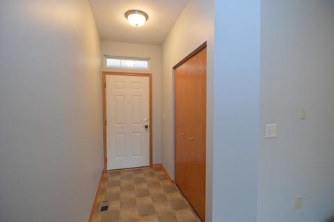 1099 Clover Dr, Minooka, IL 60447 photo 2
