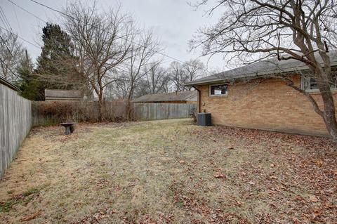 815 Breen Dr, Champaign, IL 61820 photo 9