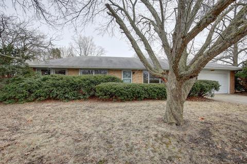 815 Breen Dr, Champaign, IL 61820 photo 4