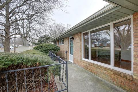 815 Breen Dr, Champaign, IL 61820 photo 5