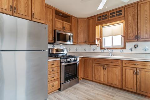 706 N Pine St, Mount Prospect, IL 60056 photo 4