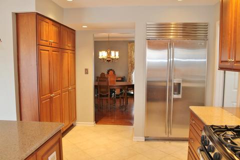 5404 Silent Brook Ln, Rolling Meadows, IL 60008 photo 9