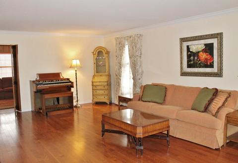 5404 Silent Brook Ln, Rolling Meadows, IL 60008 photo 10