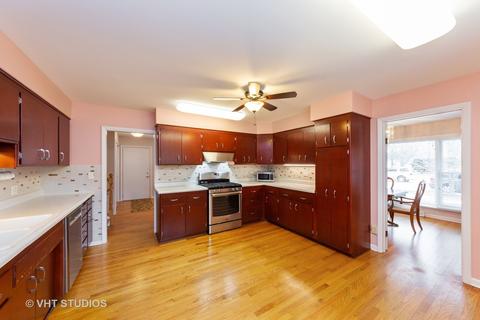 1900 Plainfield Dr, Des Plaines, IL 60018 photo 5