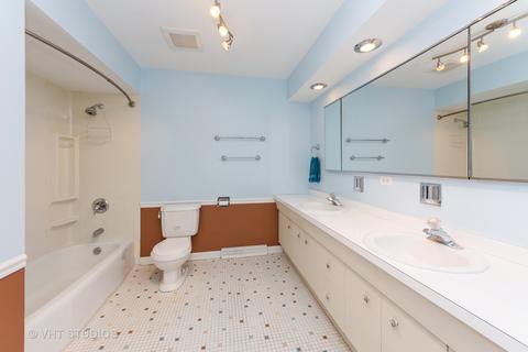 1900 Plainfield Dr, Des Plaines, IL 60018 photo 14