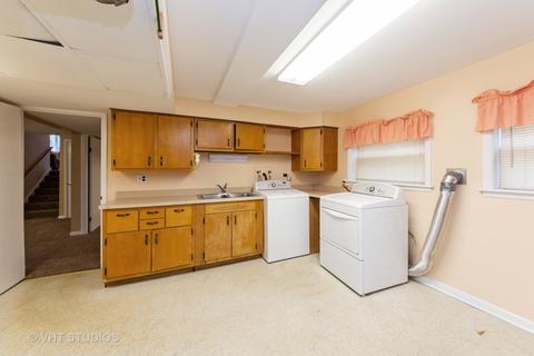 1900 Plainfield Dr, Des Plaines, IL 60018 photo 16