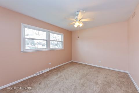1900 Plainfield Dr, Des Plaines, IL 60018 photo 12