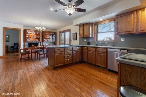 8206 Nolan St, Harvard, IL 60033 photo 10