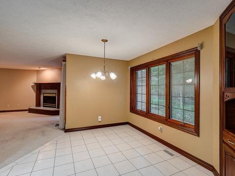 6 Silverberry Ct, Bloomington, IL 61704 photo 8
