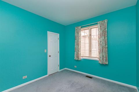 671 Rose Ln, Bartlett, IL 60103 photo 4