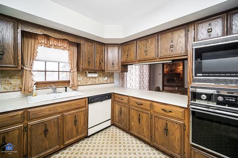 2031 Kettle Ct, Lansing, IL 60438 photo 7
