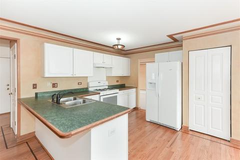 496 Rose Ln, Bartlett, IL 60103 photo 8
