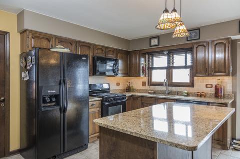 222 Gingerbrook Ln, Bartlett, IL 60103 photo 7