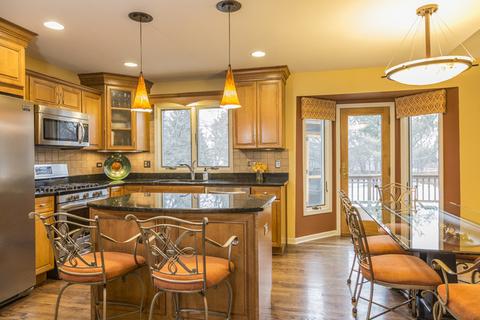 192 Wilcox Dr, Bartlett, IL 60103 photo 4