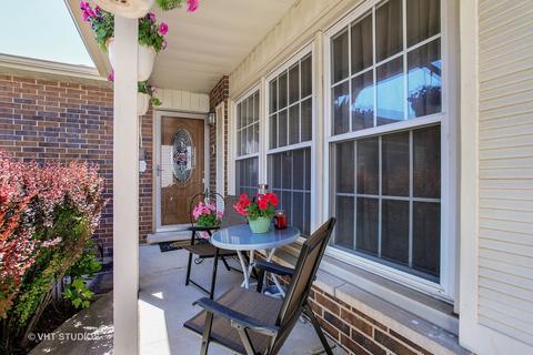 303 E Harrison St, Elmhurst, IL 60126 photo 3