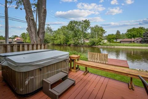 87 Oregon Ave, West Dundee, IL 60118 photo 4