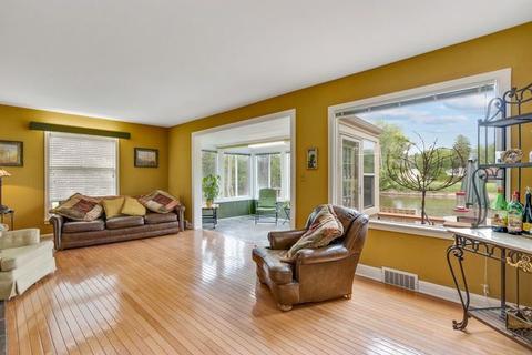 87 Oregon Ave, West Dundee, IL 60118 photo 3