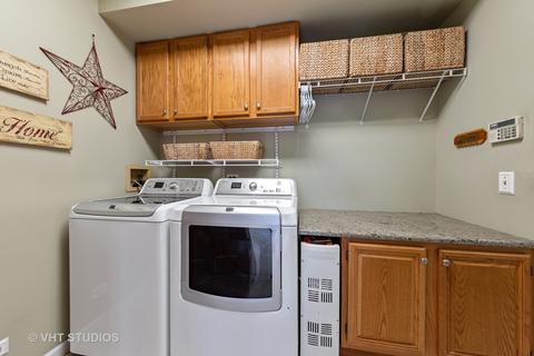 1825 Kelley Dr, Hoffman Estates, IL 60192 photo 8