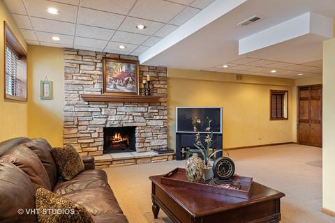 1825 Kelley Dr, Hoffman Estates, IL 60192 photo 19