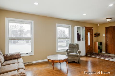 1917 N Summit St, Wheaton, IL 60187 photo 8