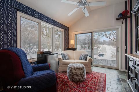 828 S Main St, Wheaton, IL 60189 photo 2