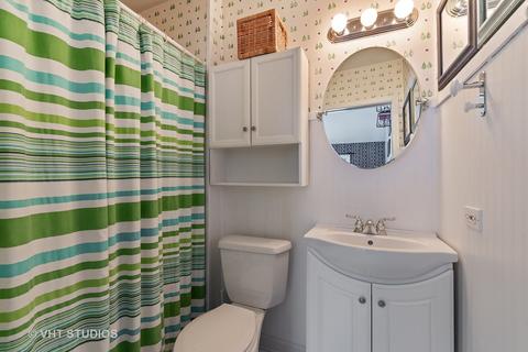 828 S Main St, Wheaton, IL 60189 photo 18