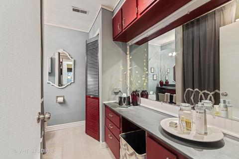 828 S Main St, Wheaton, IL 60189 photo 19