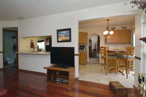 1438 Diamond Dr, Hoffman Estates, IL 60192 photo 8