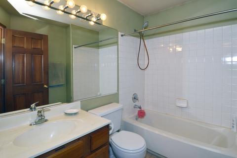 1438 Diamond Dr, Hoffman Estates, IL 60192 photo 14
