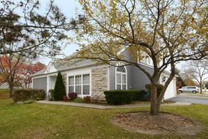 1438 Diamond Dr, Hoffman Estates, IL 60192 photo 1