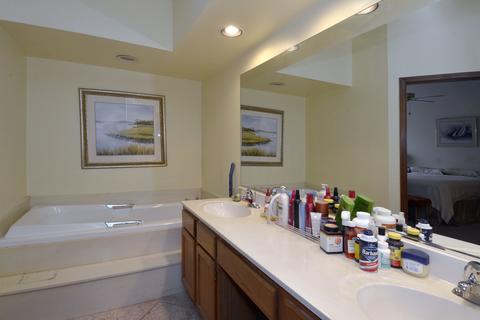 1438 Diamond Dr, Hoffman Estates, IL 60192 photo 16