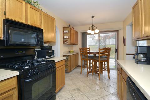 1438 Diamond Dr, Hoffman Estates, IL 60192 photo 11