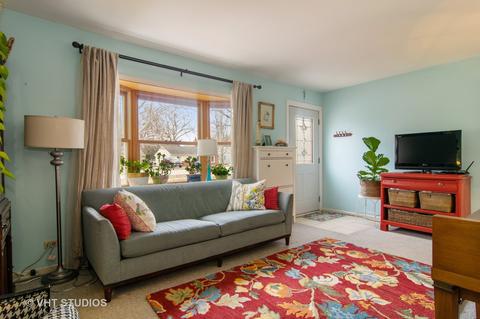 1202 S Chase St, Wheaton, IL 60189 photo 3