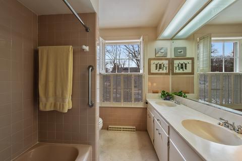 439 Maple St, Winnetka, IL 60093 photo 9