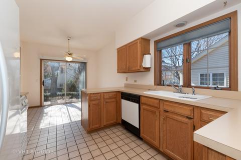 645 Dogleg Ln, Bartlett, IL 60103 photo 3