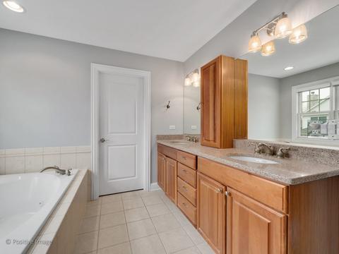1602 E Liberty Dr, Wheaton, IL 60187 photo 14