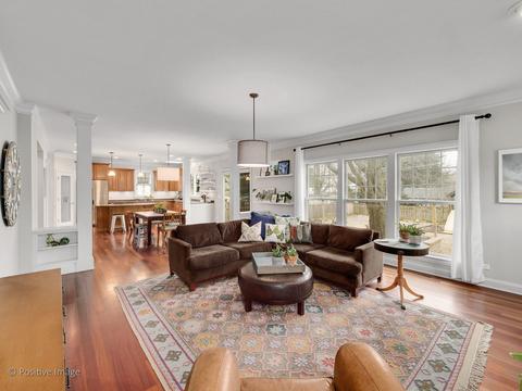 1602 E Liberty Dr, Wheaton, IL 60187 photo 3