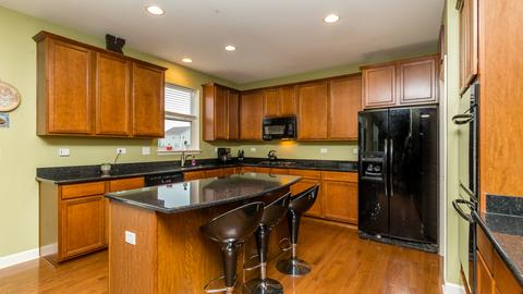 3136 Friendship St, Elgin, IL 60124 photo 9